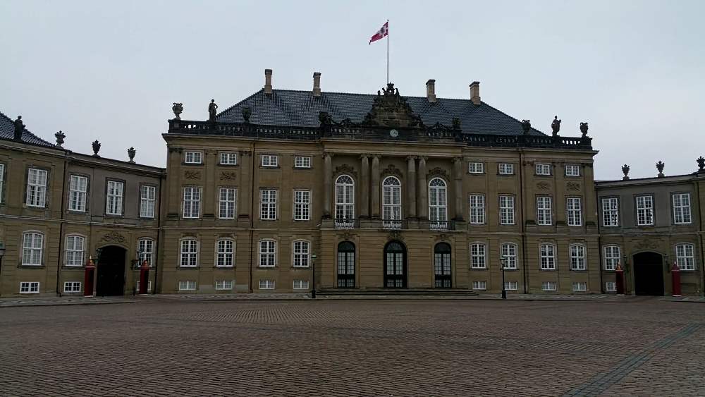 Амалиенборг - королевский дворец
