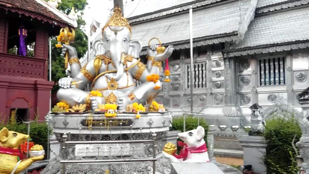 Серебряный храм Ват Сри Супхан - достопримечательности Чиангмая