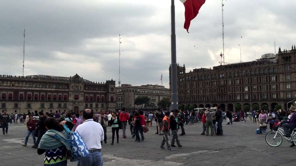 Площадь Сокало - достопримечательность Мехико