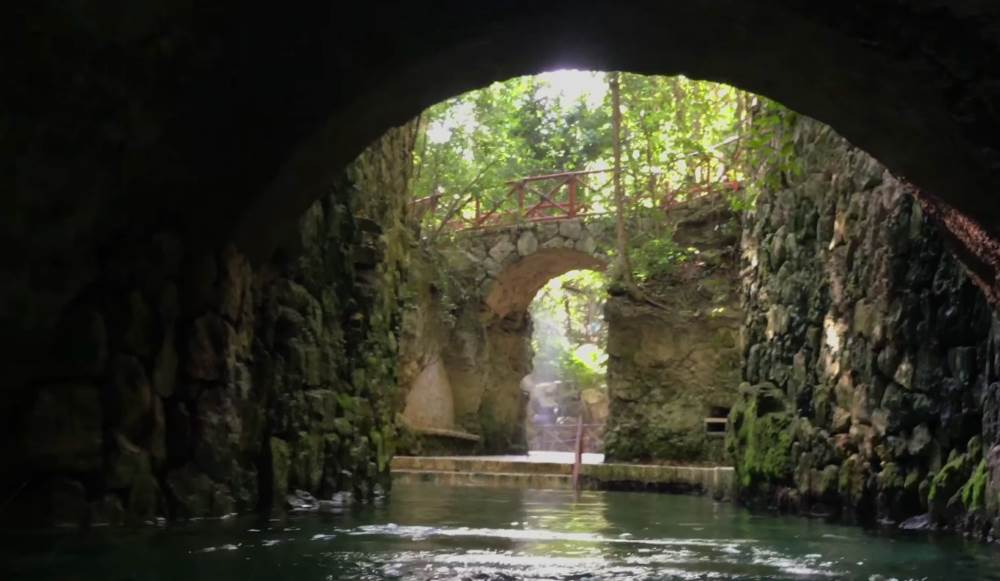 Подземная река возле Канкуна - Мексика
