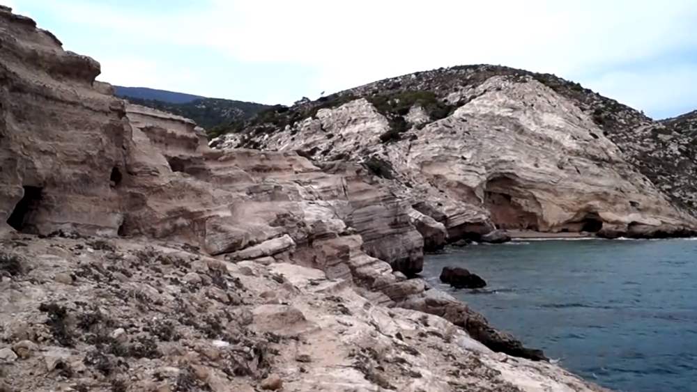 Пещерные кельи на пляже Фурни - Родос