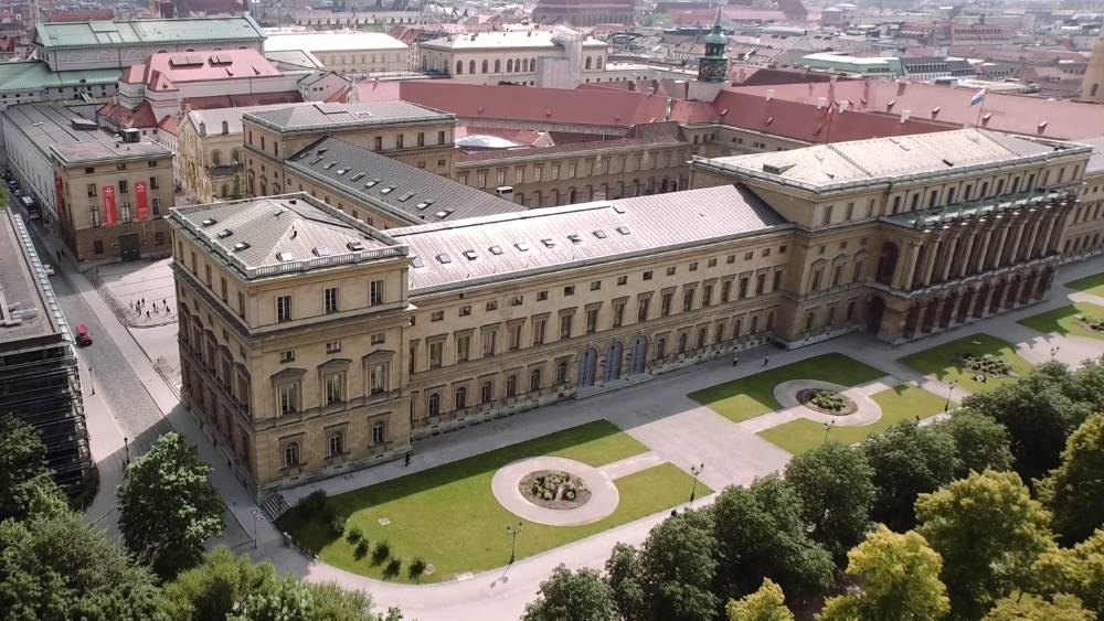 В Мюнхене стоит посмотреть Королевскую резиденцию