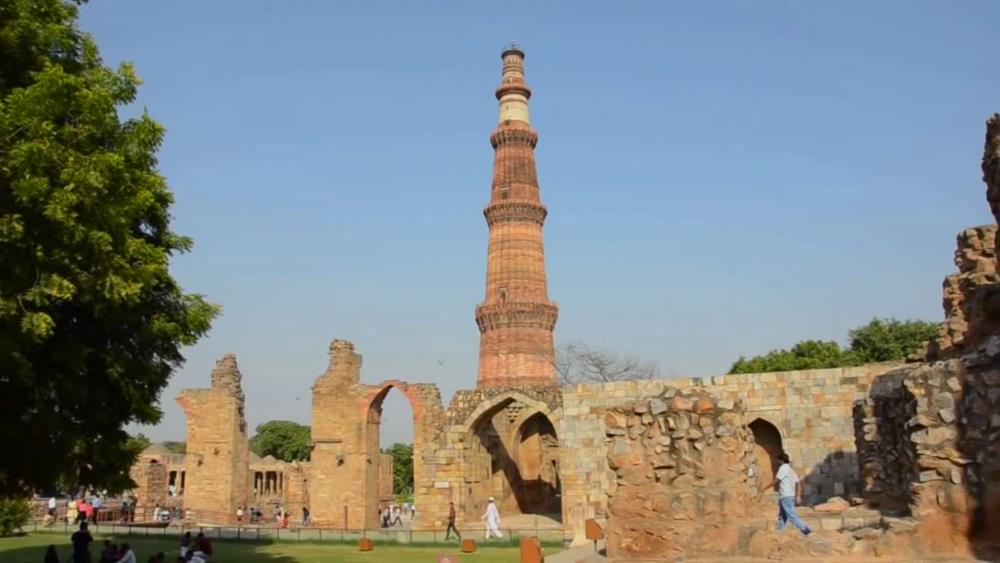 Qutb Minar Minaret - India