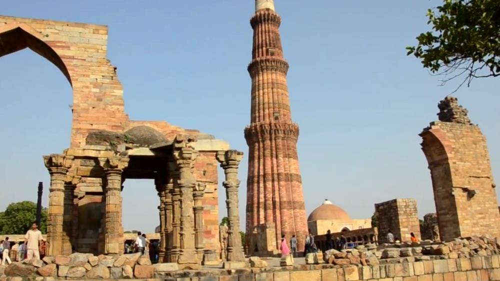 Qutb Minar Minaret - India