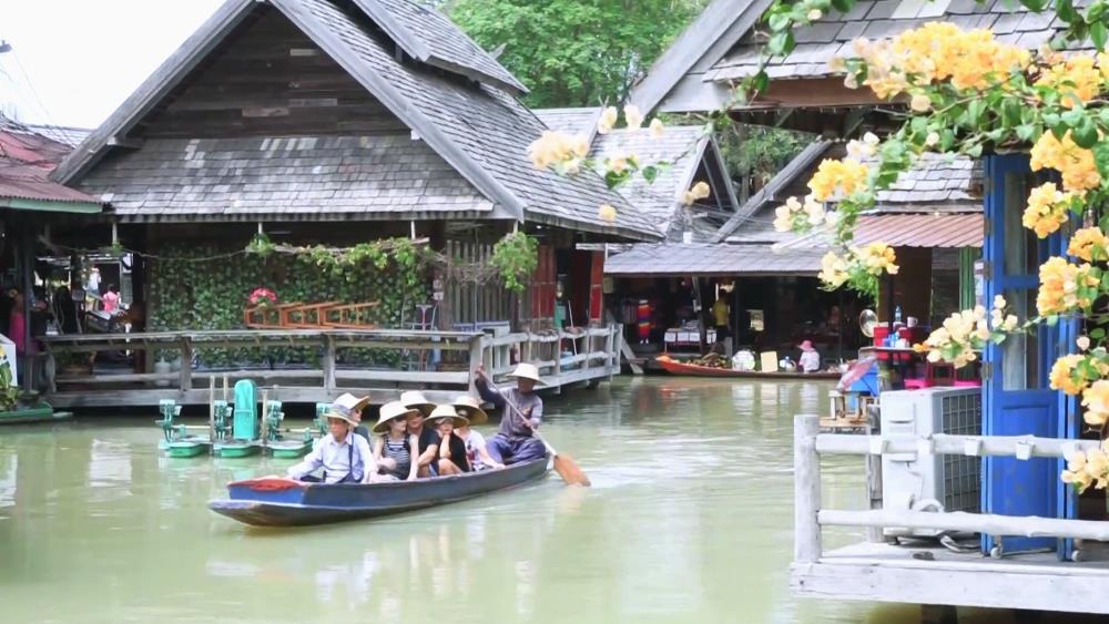 Floating Market in Pattaya (Thailand)