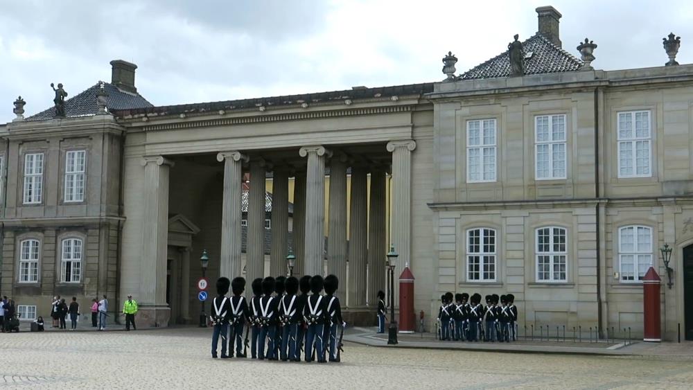 Интересные места Дании - дворец Амалиенборг