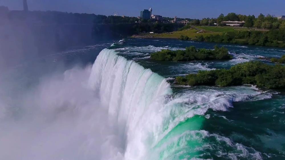 Ниагарский водопад - главная достопримечательность Канады