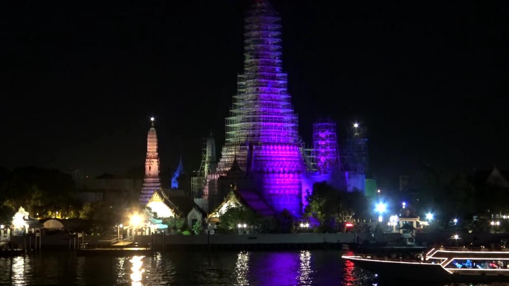 Sunrise Temple in Bangkok