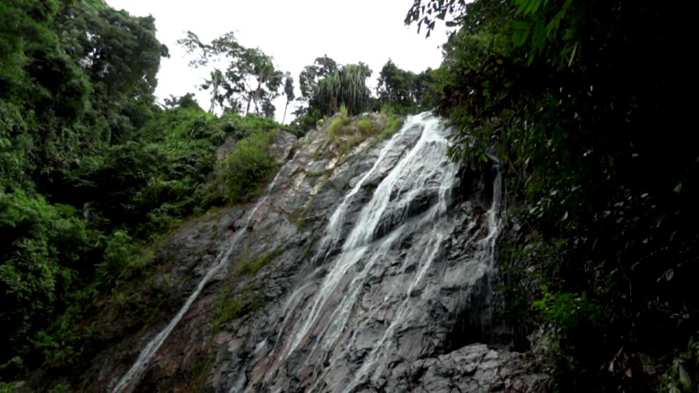 Namuang Falls on Koh Samui can be seen on your own