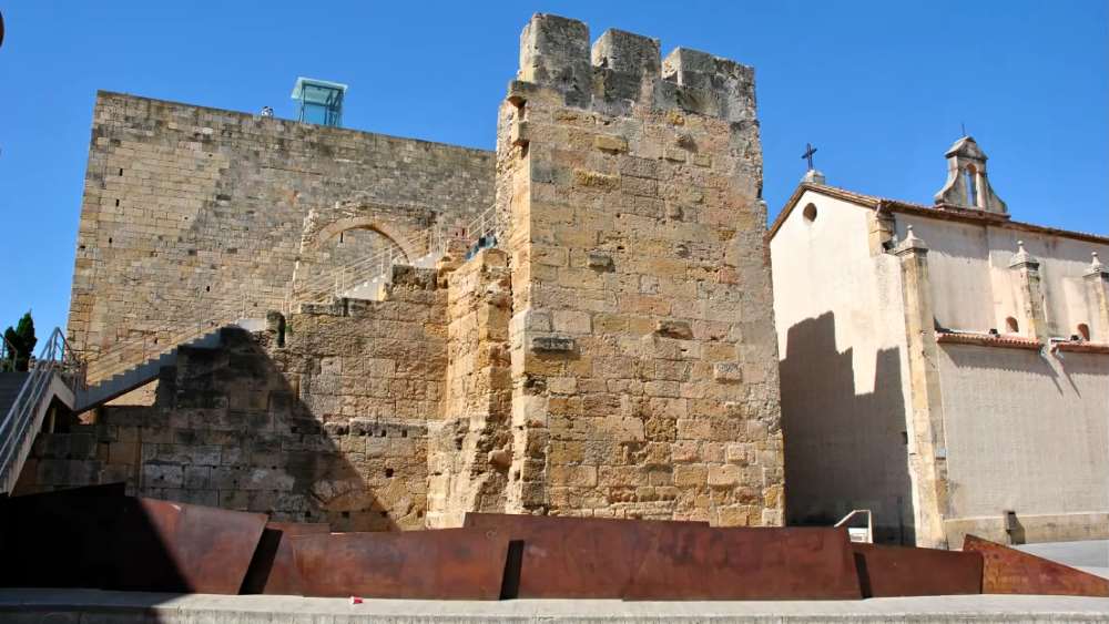 In Tarragona you can independently visit and see the exhibitions of the Archaeological Museum