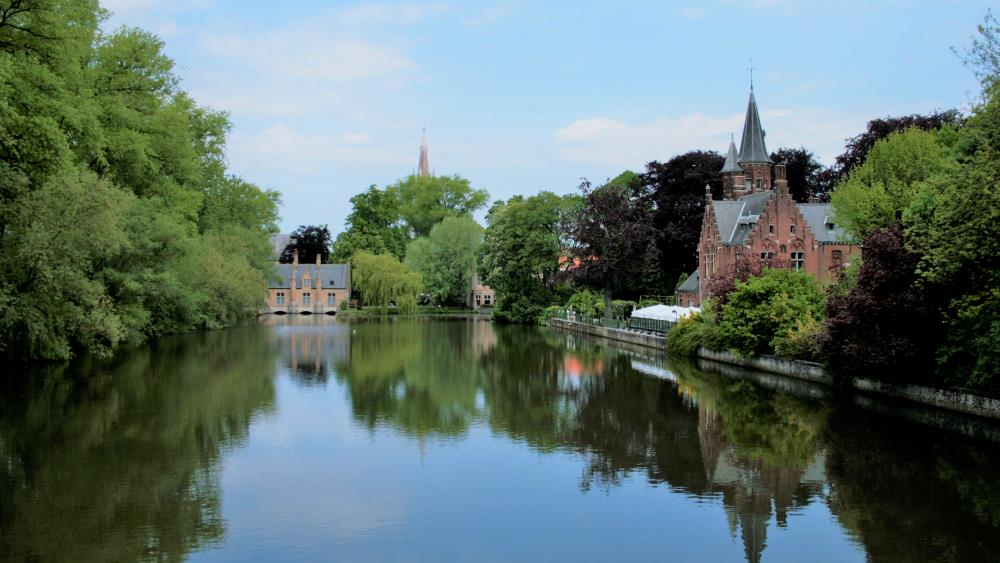 The Lake of Love is a natural attraction in Bruges