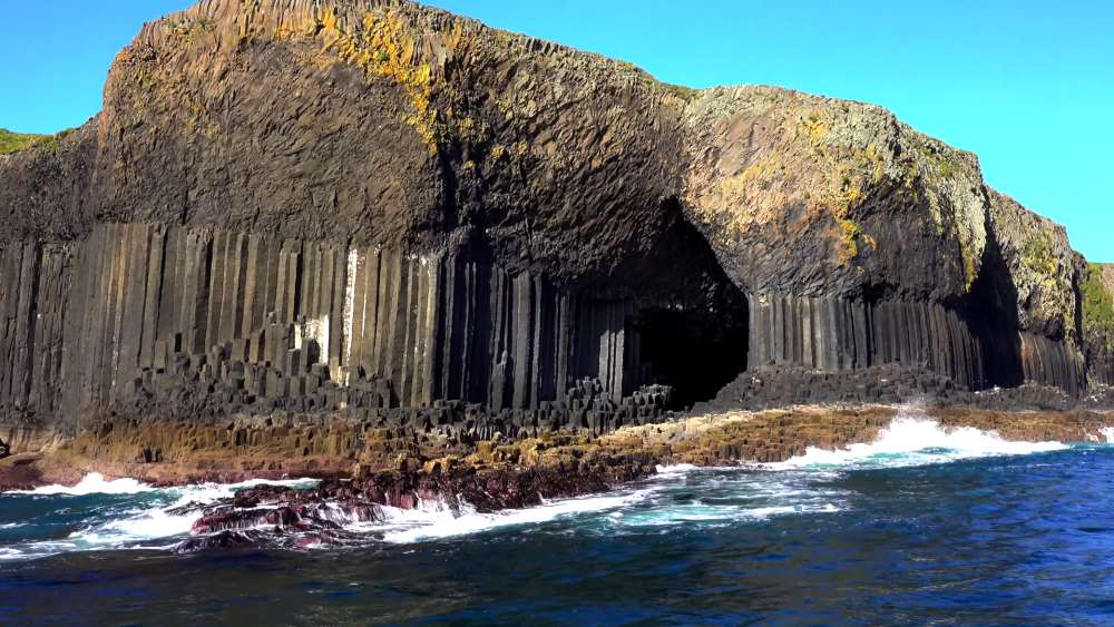 Фингалова пещера на острове Стаффа (Шотландия)