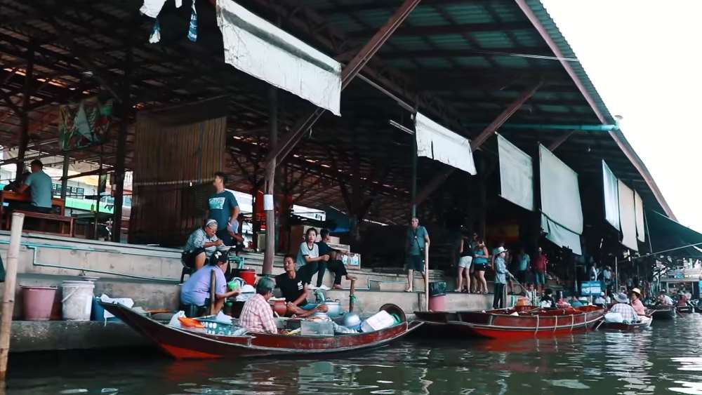 River Kwai itinerary - 1. Village on the water and Damnon Saduak Floating Market