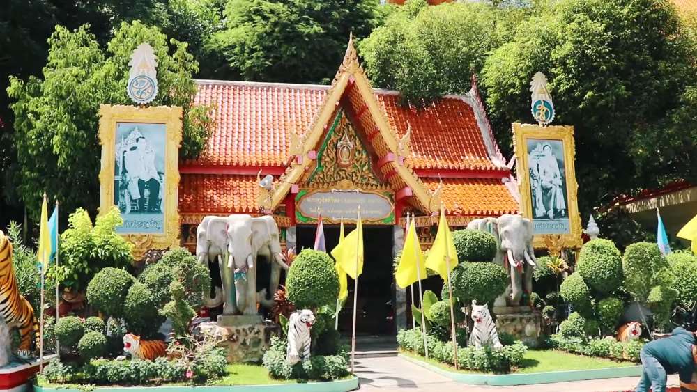 Wat Tham Sua Temple - Tour of the River Kwai