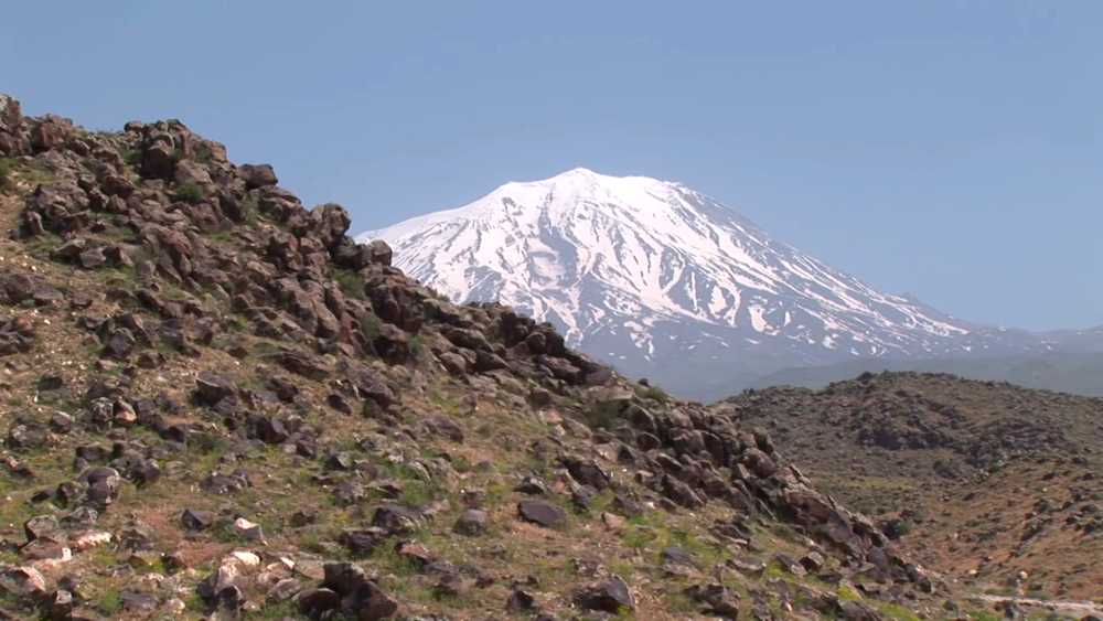 Mountain climbers constantly climb Ararat