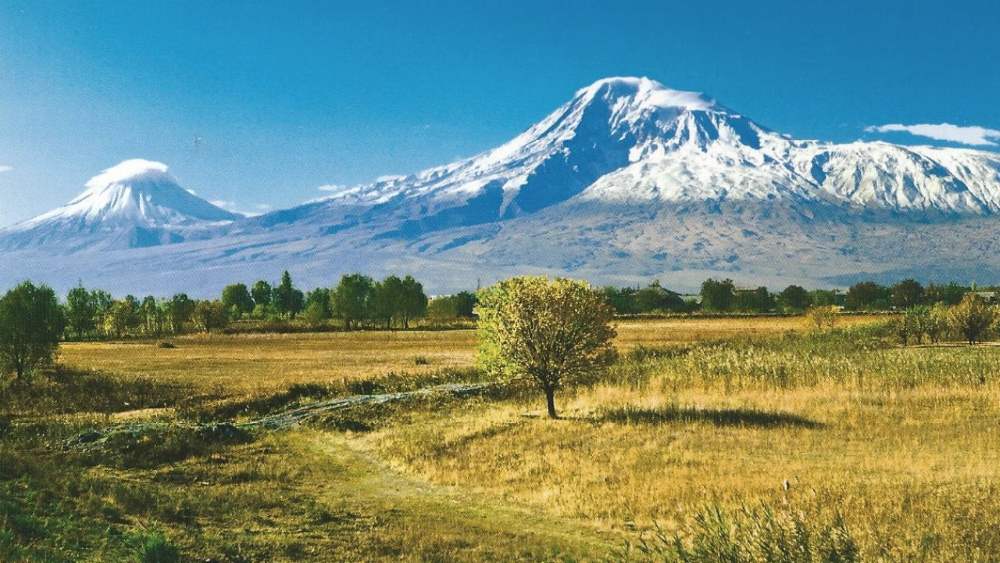 The height of Ararat is more than 5 kilometers
