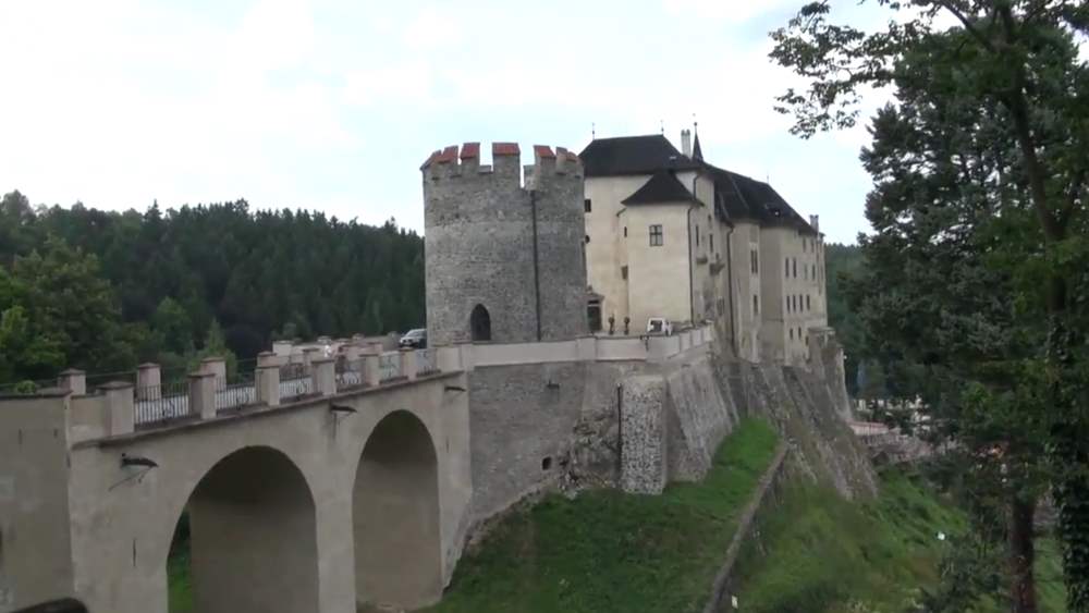 Замок Чешский Штернберг в окрестностях Праги