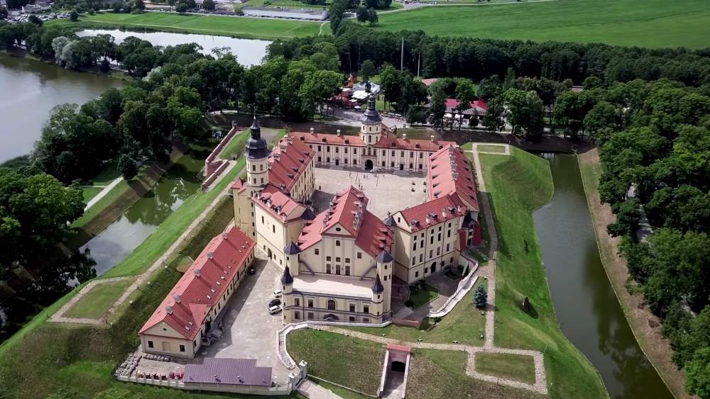 History of the Nesvizh Castle in Belarus