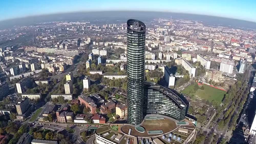 Современная достопримечательность Вроцлава - Sky Tower