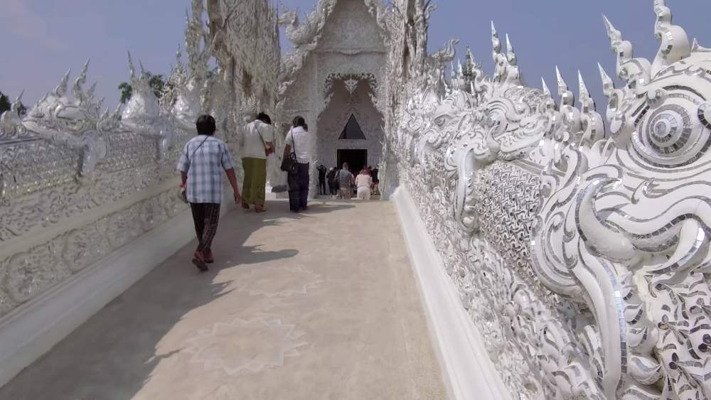 The Legend of Wat Rong Thun Temple