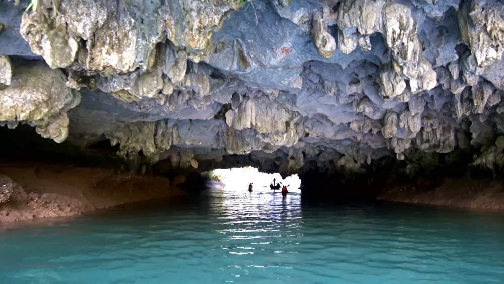 Пещеры бухты Халонг