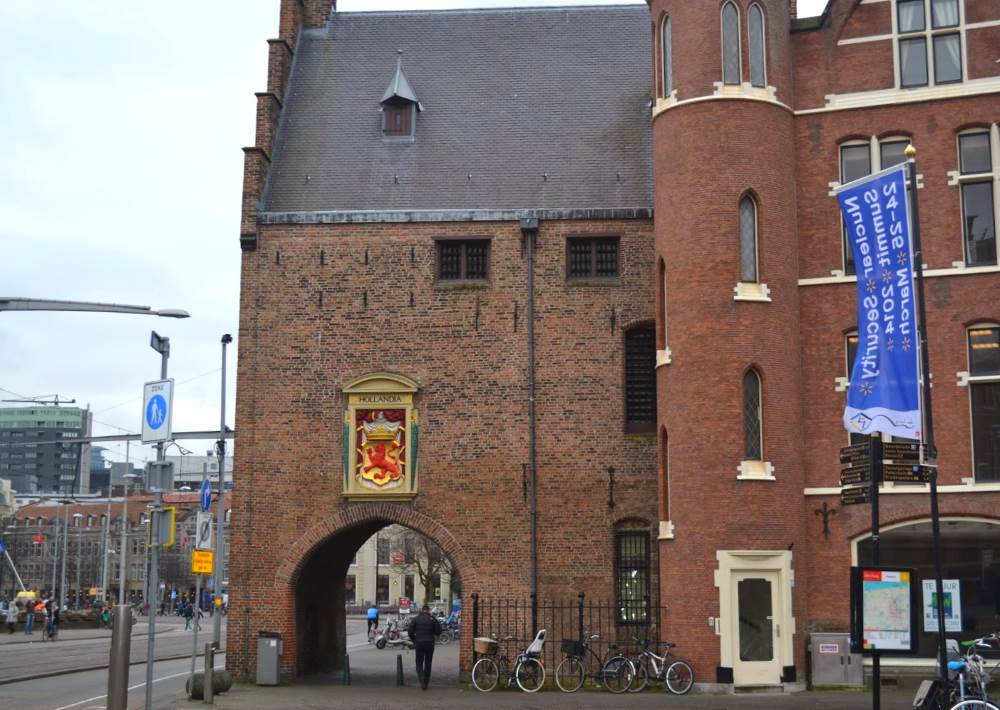 The Prisoners' Gate in The Hague - a place that many tourists come to see