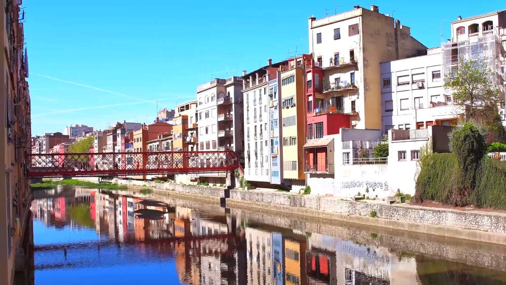 The sights of Girona - the river in the center of the city