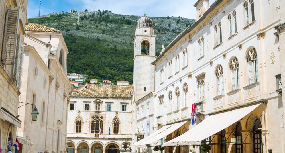 Известная достопримечательность Дубровника - Францисканский монастырь