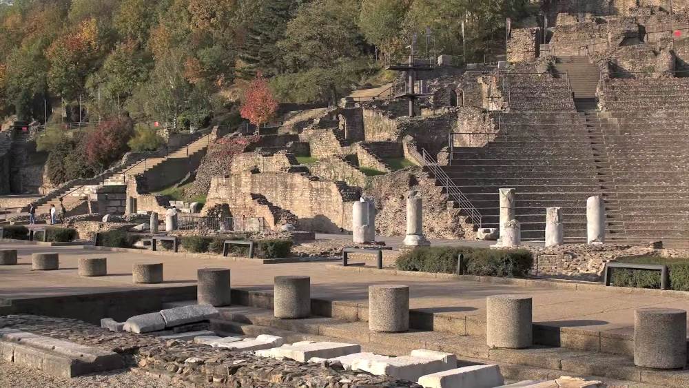 Амфитеатр трёх Галлий - историческая достопримечательность Лиона