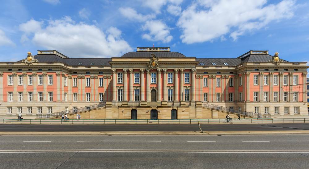 Бранденбургский дворец в Потсдаме