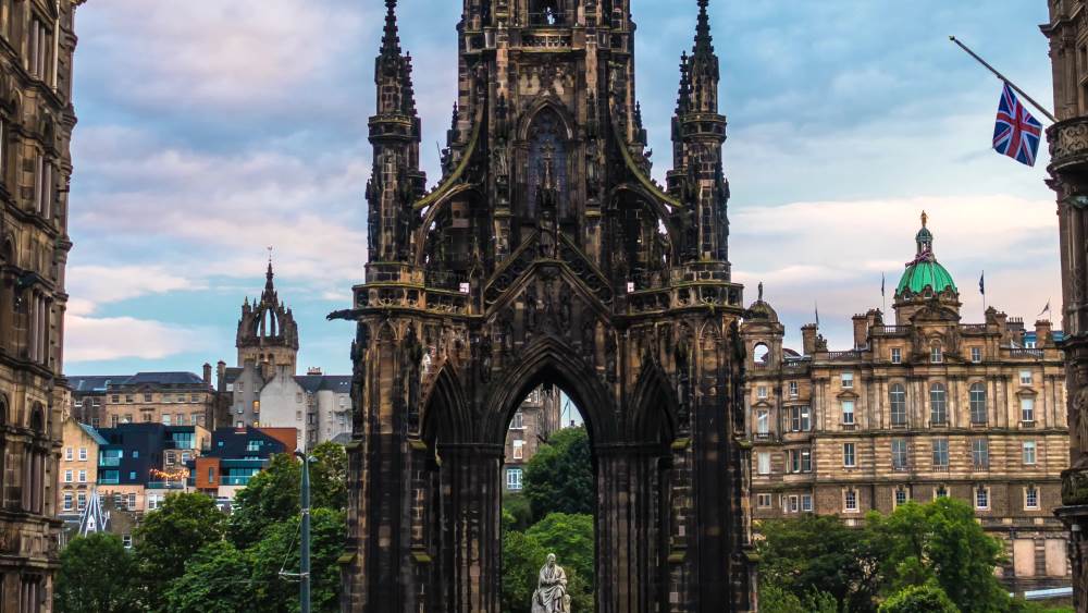 Величественный Монумент Скотта - Эдинбург