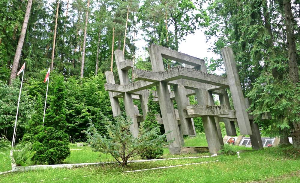 Мемориал «Падающие кресты» - Беловежская пуща
