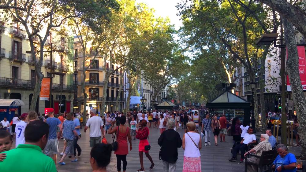 Central street La Rambla, Barcelona