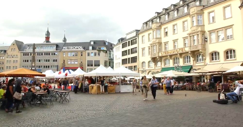Рыночная площадь в Бонне, Германия