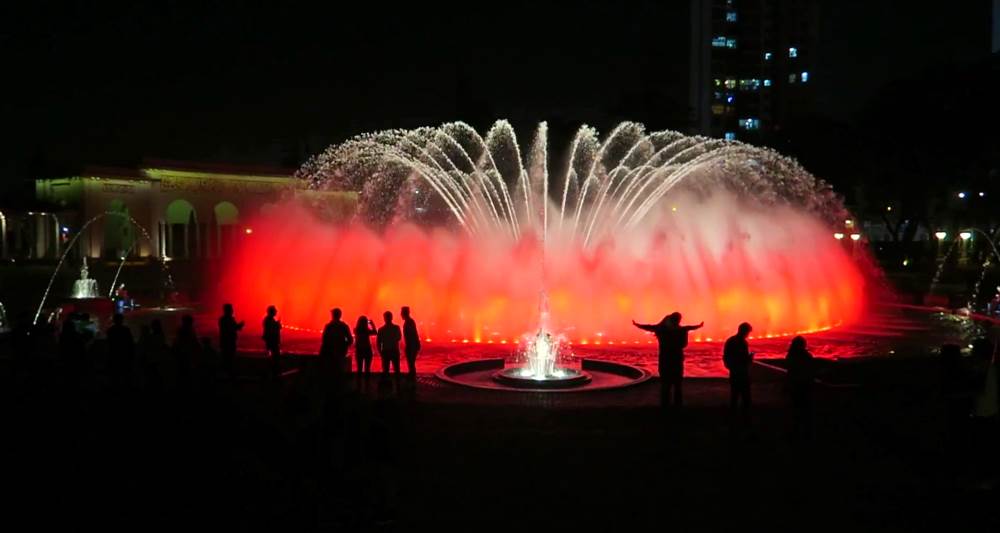 Знаменитый парк фонтанов в Лиме, Перу