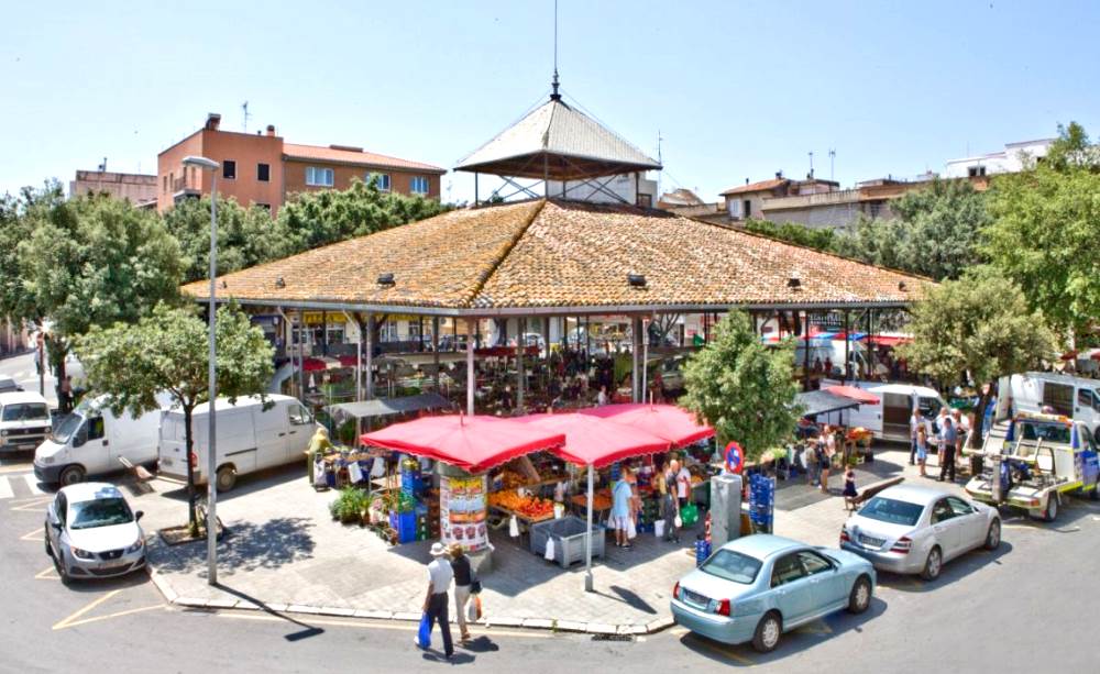 Gra Square in Figueres, Spain