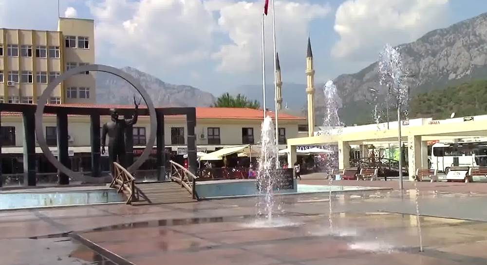 Площадь Ататюрка в Кемере