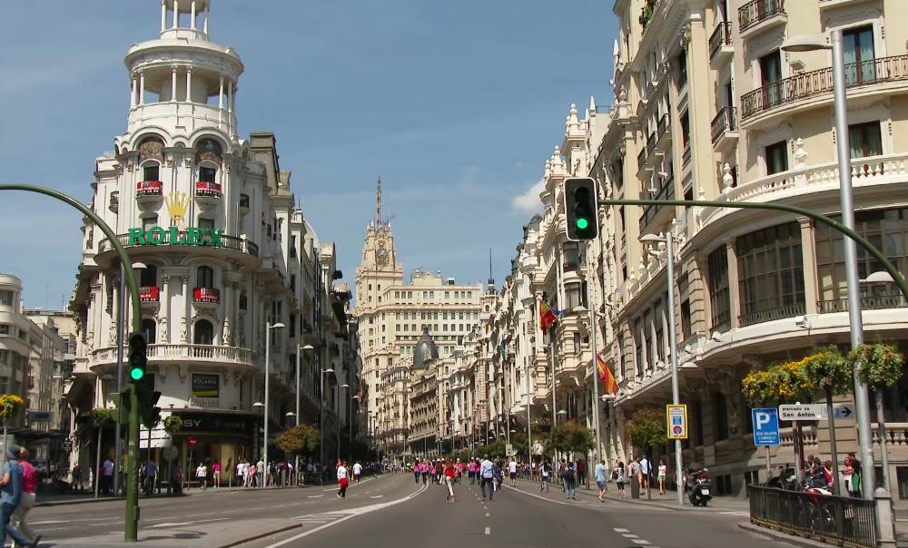 Улица Гран-Виа в Мадриде