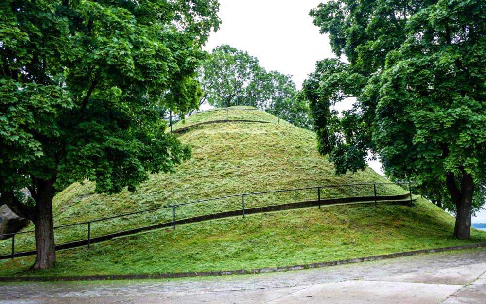 Mound of Glory (Mickiewicz) in Novogrudok, Belarus
