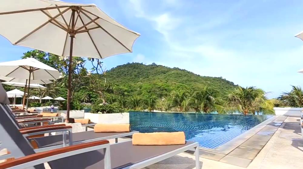 Hotels on Racha Island near Phuket
