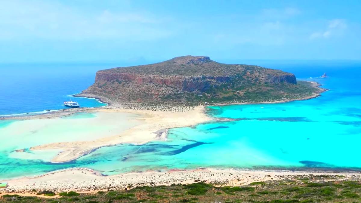 The largest islands in the Mediterranean Sea photo, description
