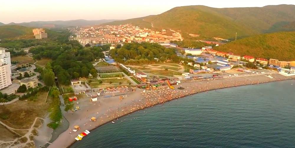 Sukko is located on the clean coast of the Black Sea