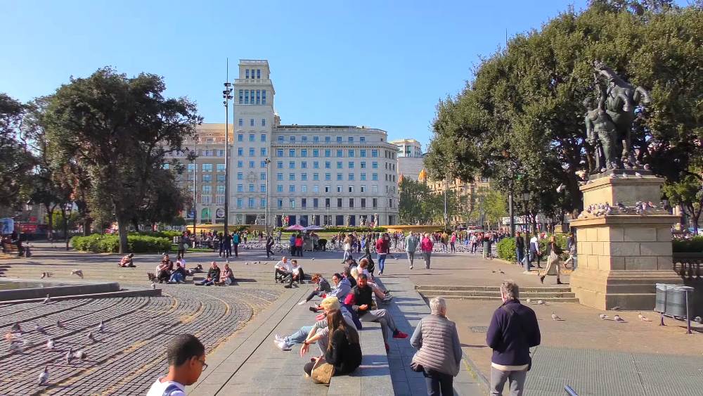 Plaza Catalunya in Barcelona on the map