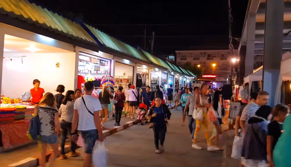 Ночной рынок на улице Тепразит в Паттайе - как добраться, карта