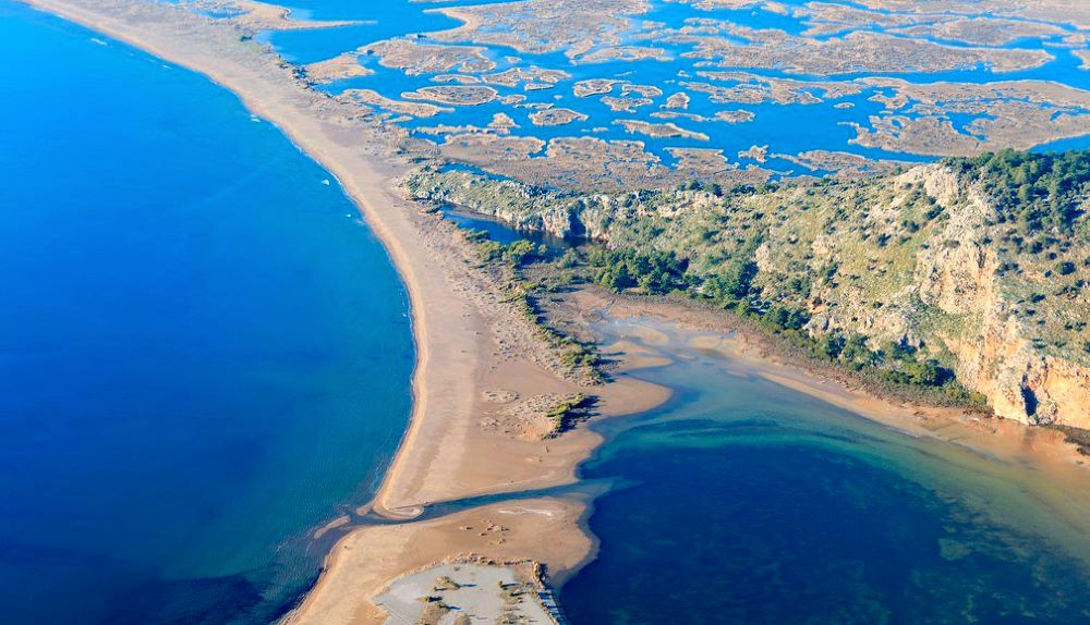 Изтузу - курорт Турции с песчаным пляжем на Средиземном море