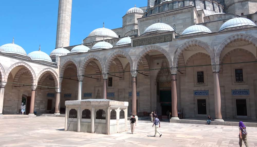Великолепная мечеть в центре Стамбула - Сулеймание