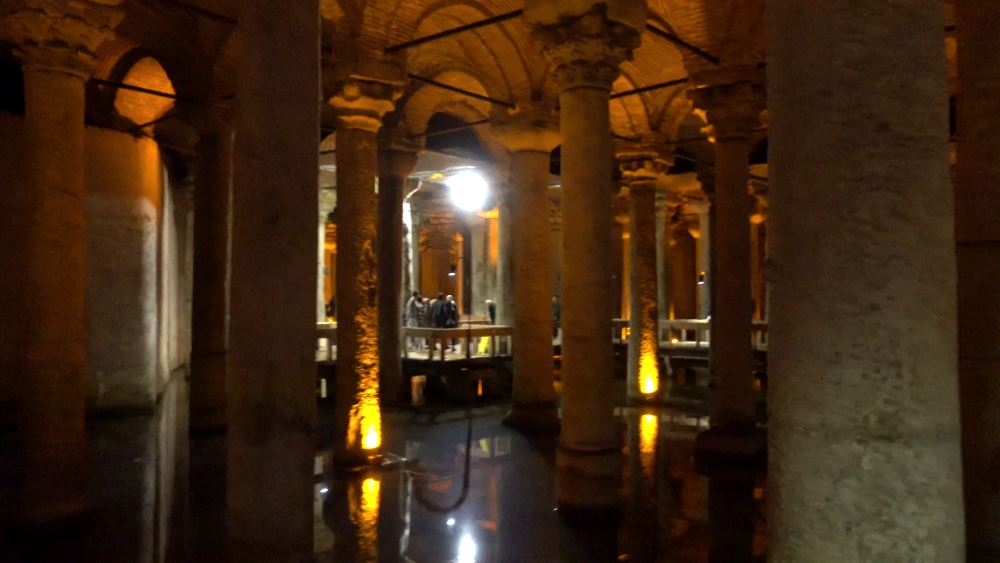 Basilica Cistern in Istanbul - description