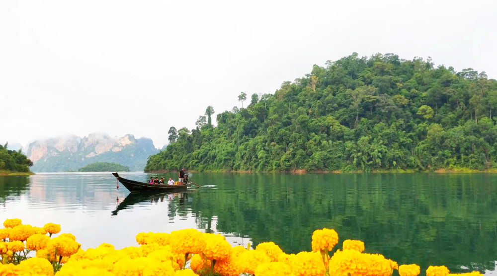Cheo Lan Lake in Cao Sok Park