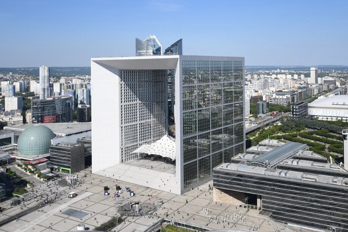 Viewpoint at the Arc de la Défense